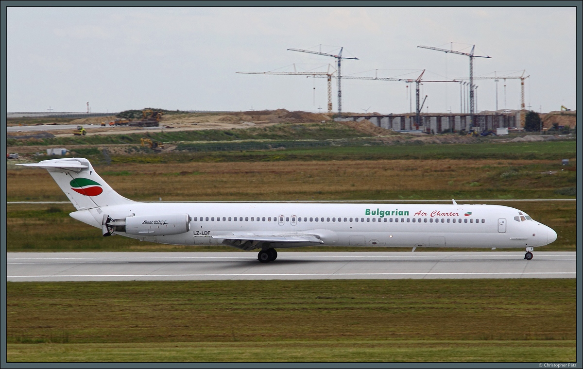 LZ-LDF, eine MD-82 von Bulgarian Air Charter, ist am 13.07.2009 in Leipzig gelandet.