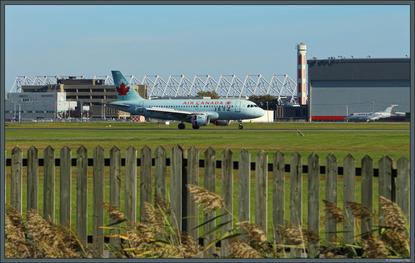 Air Canada Jetz bietet mit insgesamt vier Airbus-Jets Charterflüge z.B. für Sportmannschaften an. Neben dem A319-114 C-GBIA, der am 11.10.2022 in Montreal-Trudeau landet, gibt es noch zwei A320 in der Flotte.