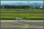 Der Aero Club Catania ist eine Flugschule mit Sitz am Flughafen Catania. Am 02.03.2024 rollt deren Tecnam P92JS I-TERO über das Vorfeld des Flughafens.