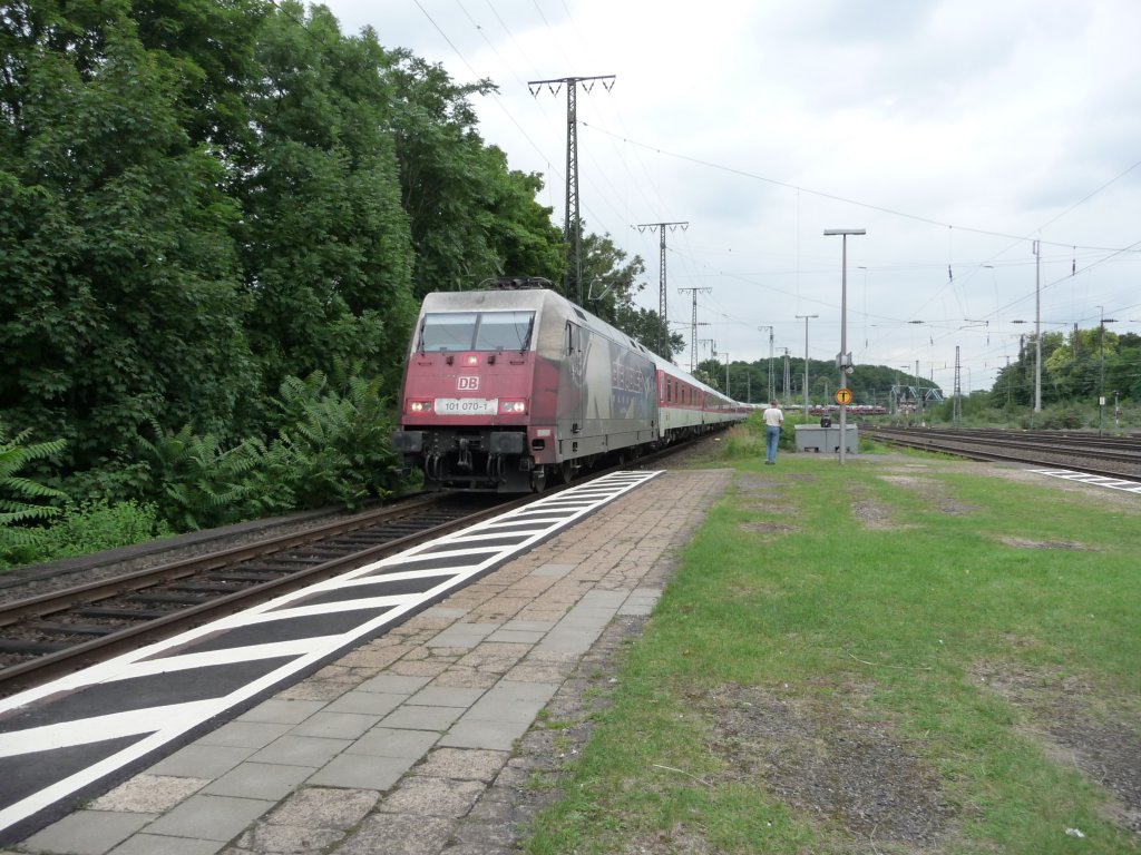 101 070  Adler Mannheim  hier am 08.08.2012 in K�ln-West.