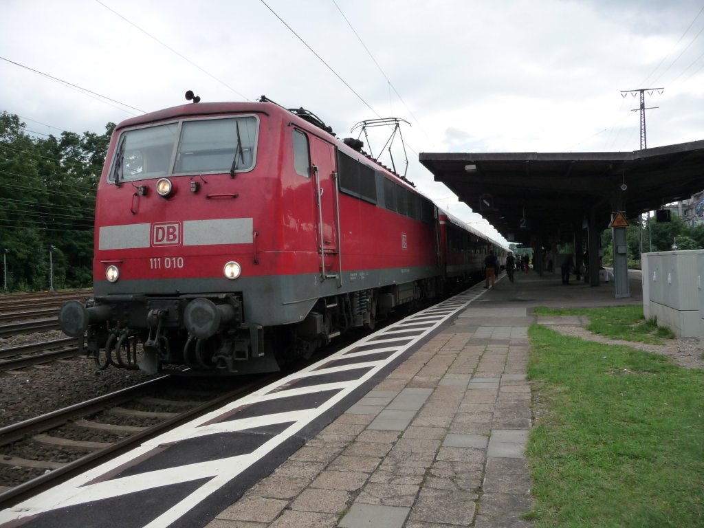 111 010 hat am 08.08.2012 K�ln-West erreicht.
RB48 -> Wuppertal Hauptbahnhof
