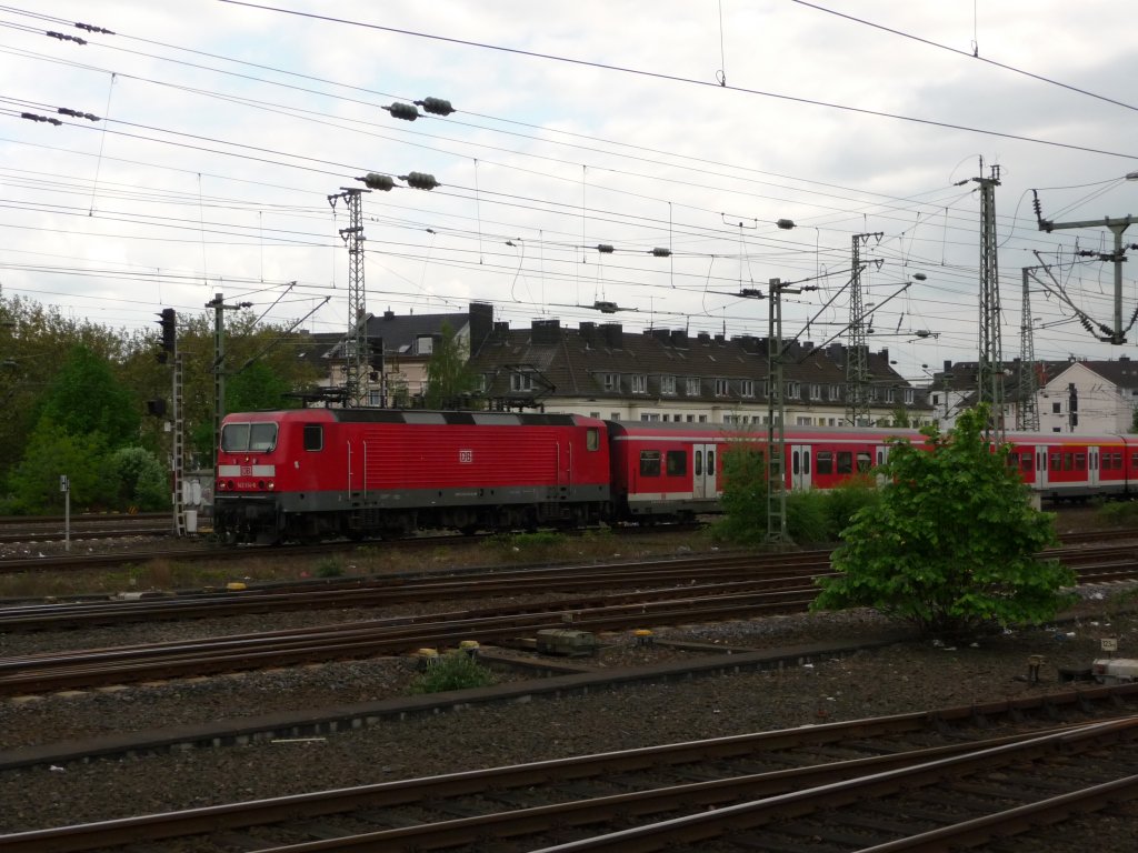 143 614 erreicht am 03.05.2012 den D�sseldorfer Hauptbahnhof.
S6 -> Essen Hauptbahnhof