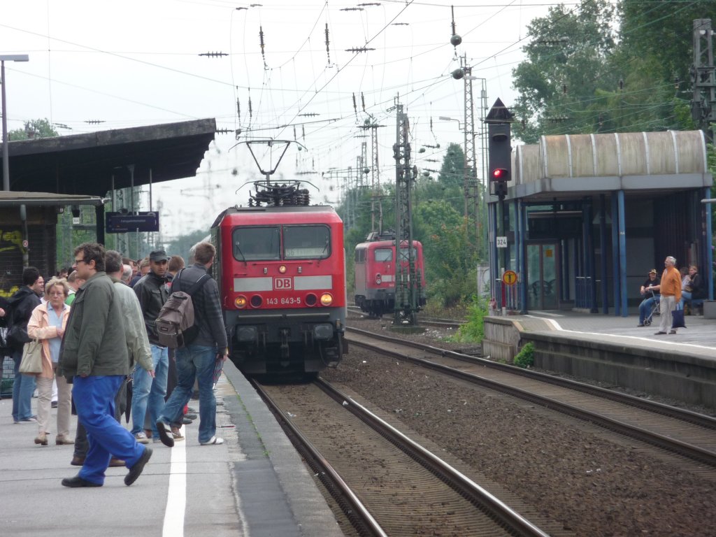 143 643 erreicht mit einer S6 D�sseldorf Reisholz. 27.08.2010
S6 -> Essen Hauptbahnhof