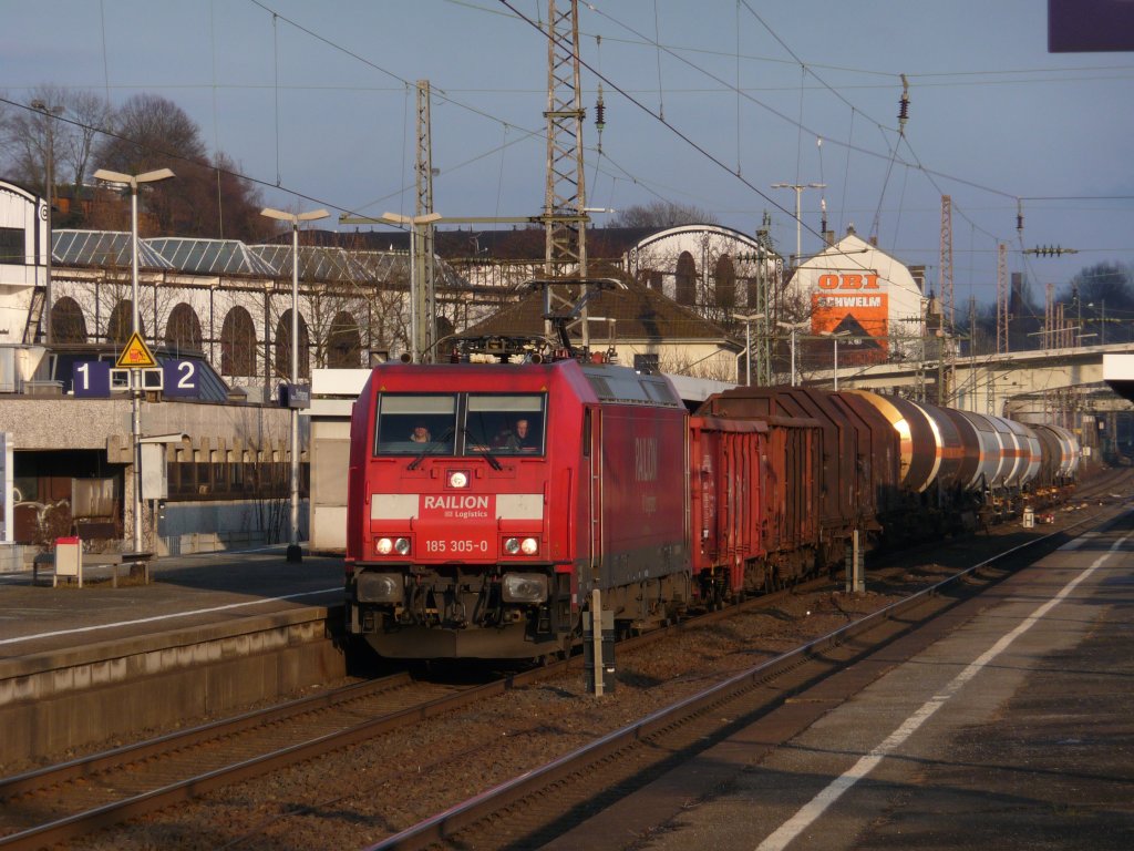 185 305 durchf�hrt mit einem G�terzug Wuppertal-Oberbarmen 20.02.2010