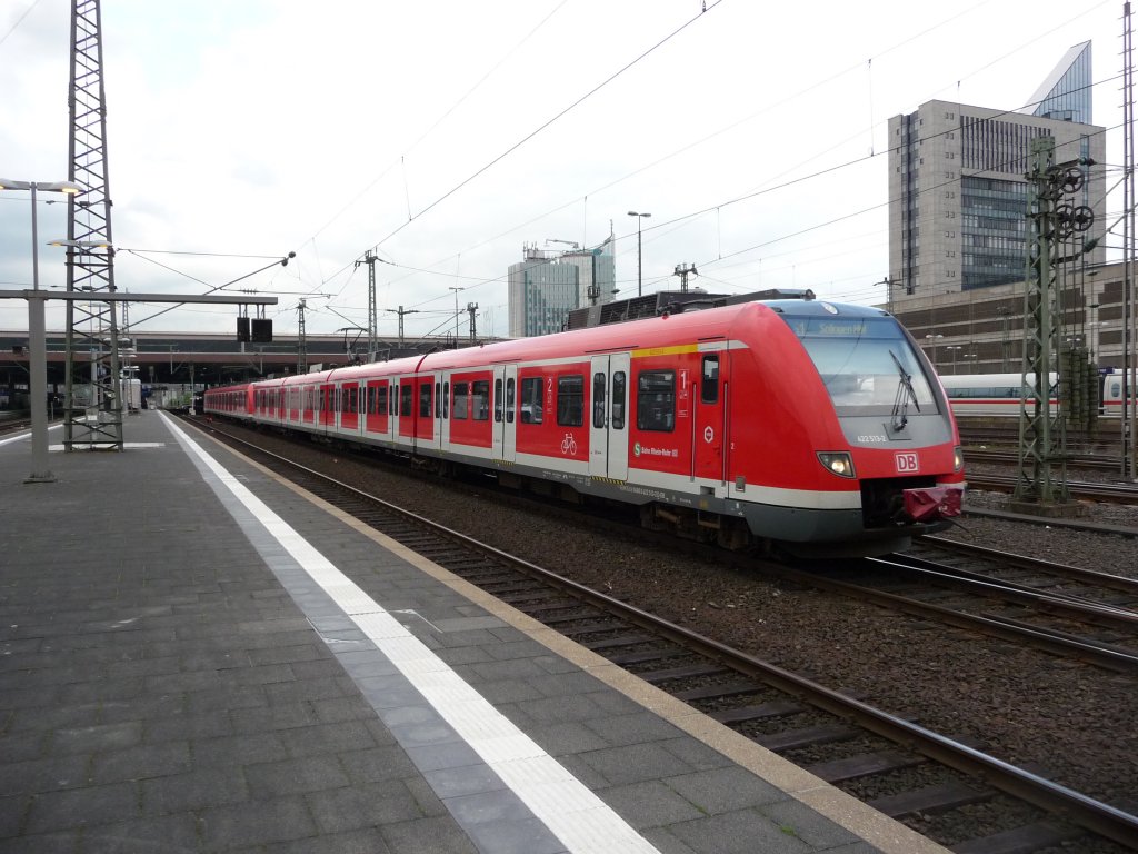 422 013 verl�sst den D�sseldorfer Hauptbahnhof, 03.05.2012
S1 -> Solingen Hauptbahnhof