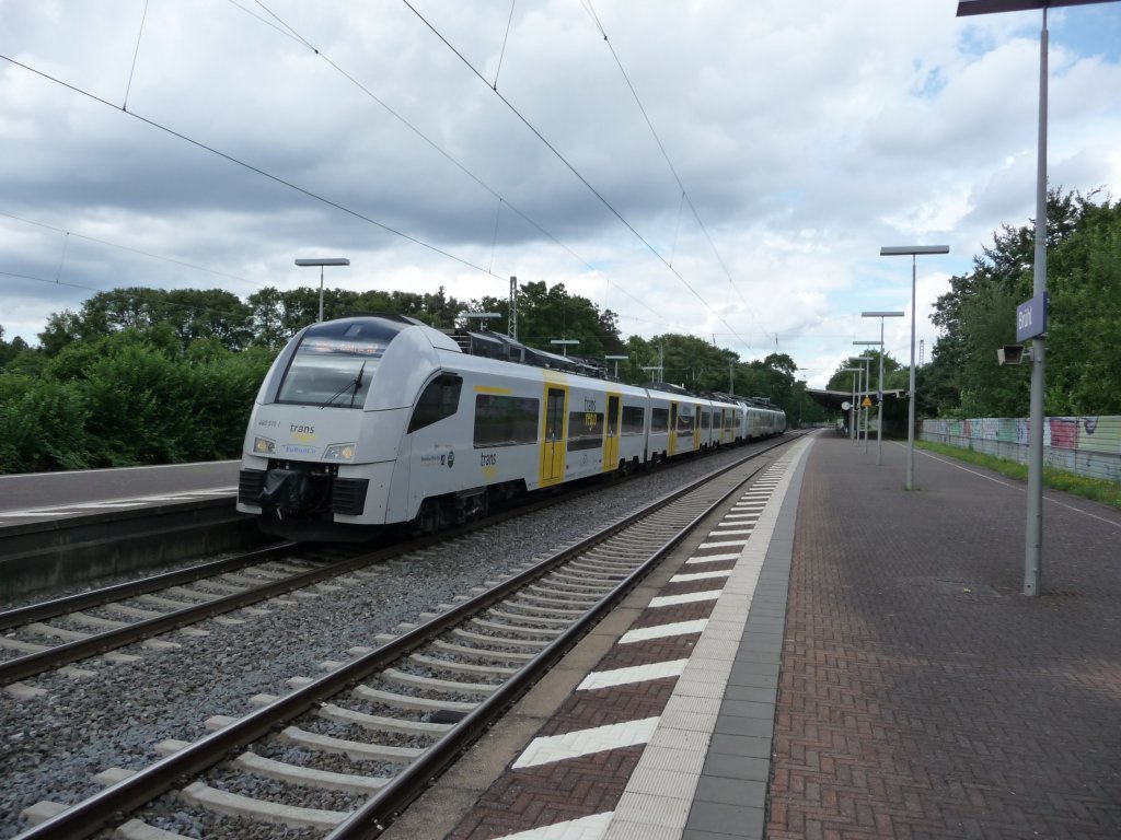 460 010 steht am 06.08.2012 im Bahnhof Br�hl.