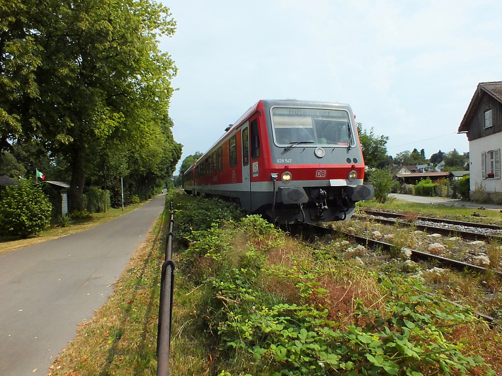 628 547 bef�hrt hier gerade am 24.7.13 den Bodenseedamm in Lindau.