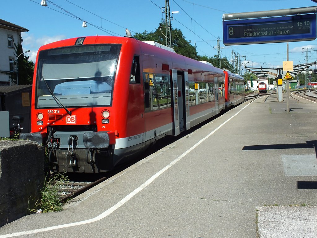 650 316 (an der Spitze) und 319 als Regionalbahn nach Friedrichshafen in Singen.
