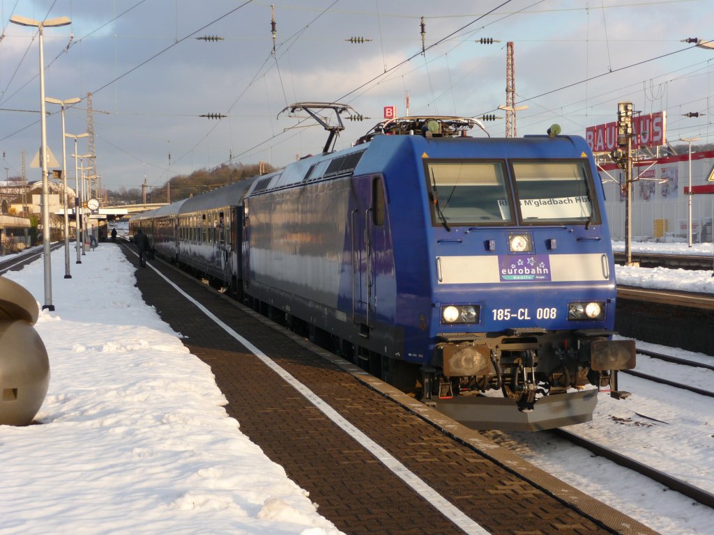 Am 03.02.2010 (91 80 6185 508-9 D-ATLD) steht 185 CL-008 als Ersatzzug f�r den RE13 in Wuppertal-Oberbarmen. RE13 -> Venlo (NL)