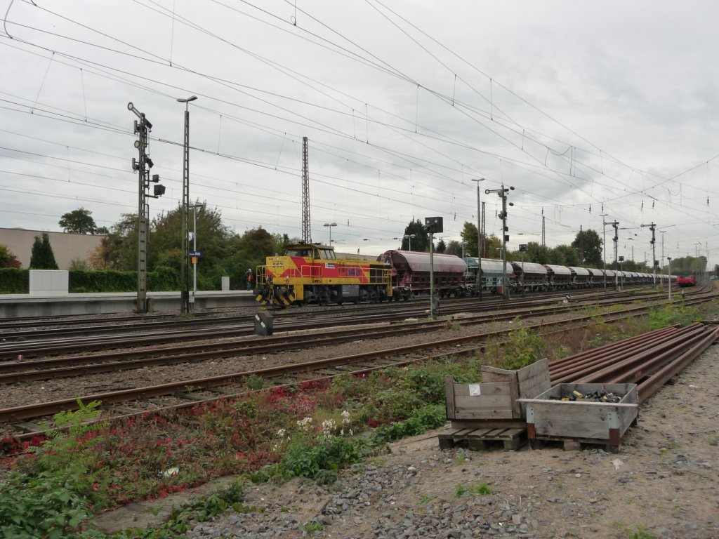 EH 543 (92 80 1275 845-6 D-EHG) der Eisenbahn und H�fen am 17.10.2012 in D�sseldorf-Rath.