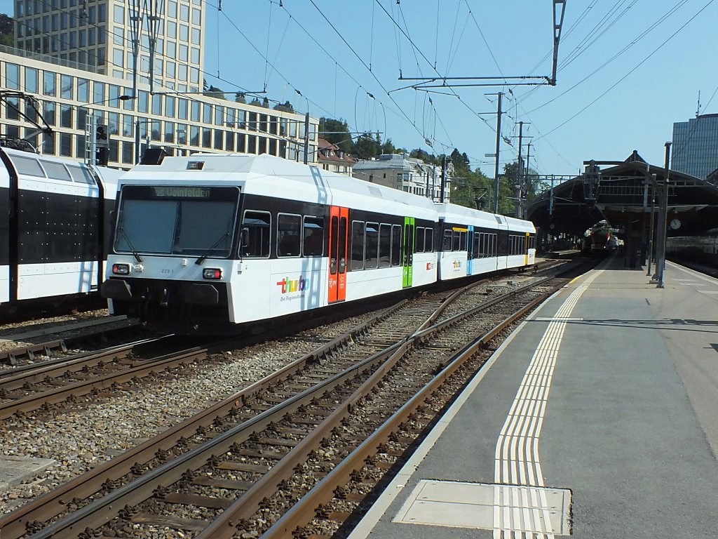 Eine Besonderheit der ersten GTW 2/6 sind die Vorstellsteuerwagen, die zur Kapazit�tserweiterung der Seeinie beschafft wurden.
S5 -> Weinfelden