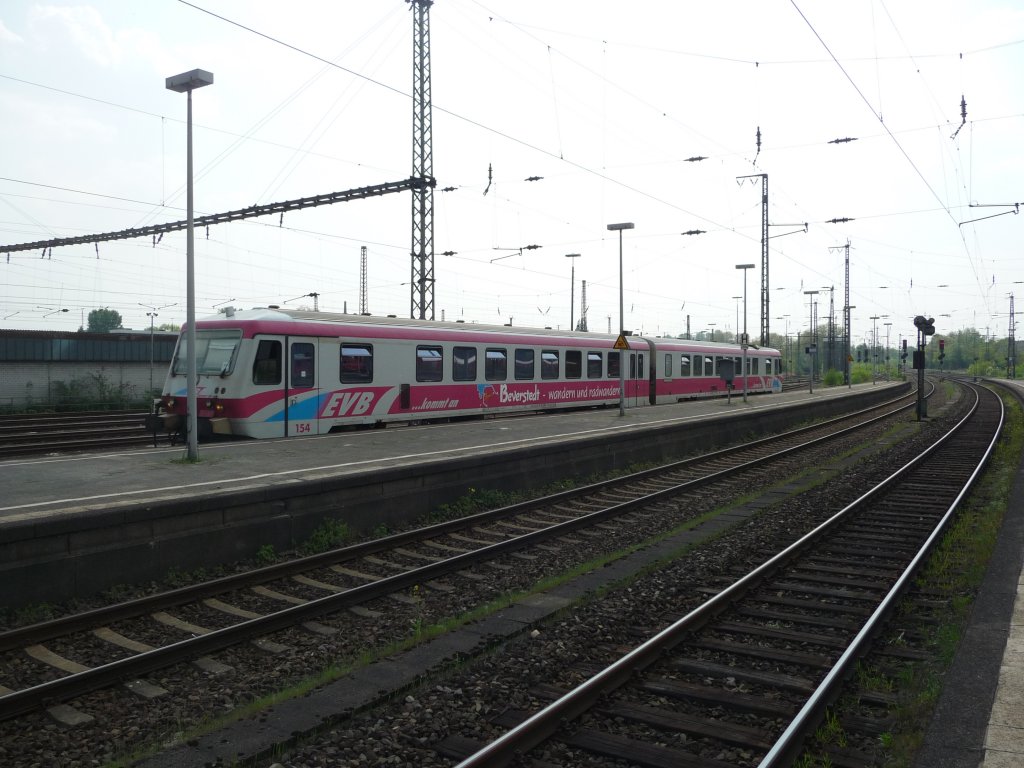 VT 154 der EVB im Auftrag der NWB als RB43 in Wanne-Eickel 21.04.2011
RB43 -> Dortmund Hauptbahnhof
