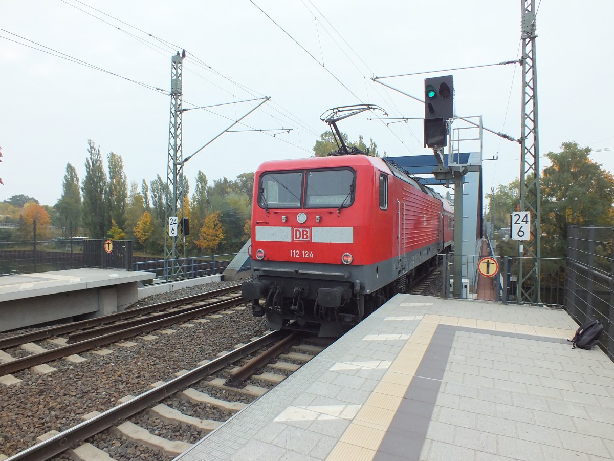 112 124 mit Ersatzzug am 9.10.13 in Erkner.
RE1 -> Frankfurt (Oder)