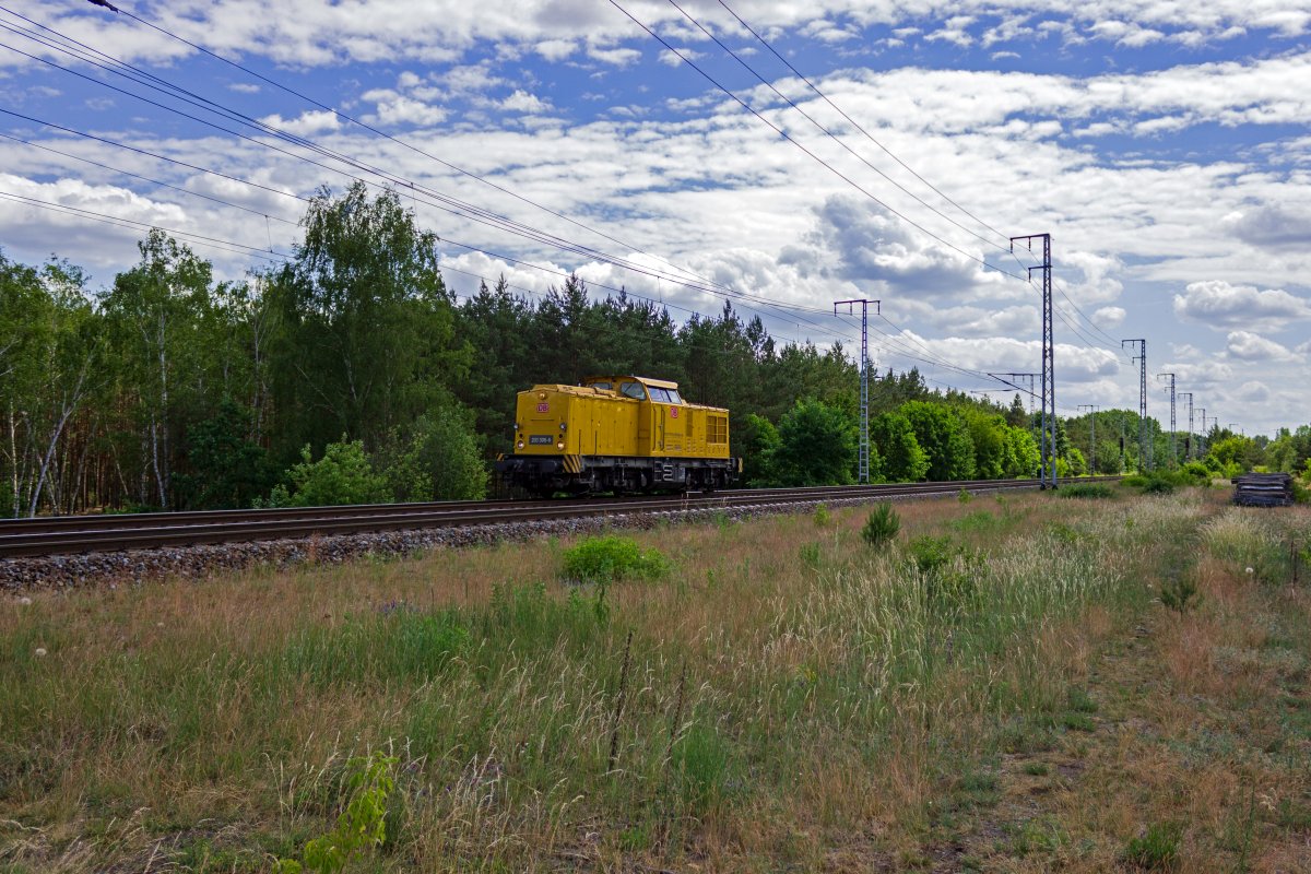 203 306 von DB Netz Instandhaltung war am 13.06.22 auf dem Berliner Au�enring unterwegs.