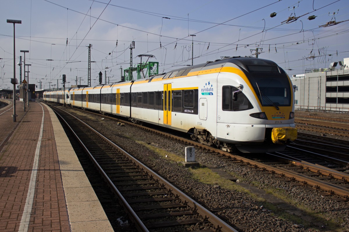 428 106 und 123, die bei der eurobahn et5.07 und et5.24 heißen kommen aus Münster und haben ihren Zielbahnhof Dortmund Hauptbahnhof fast erreicht. Nach kurzem Afenthalt geht es dann wieder zurück.