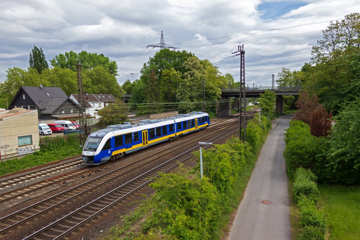 648 364 pendelte am 16.05.2019 zwischen Oberhausen und Bottrop, hier kurz vor dem Bahnhof Oberhausen-Osterfeld S�d.