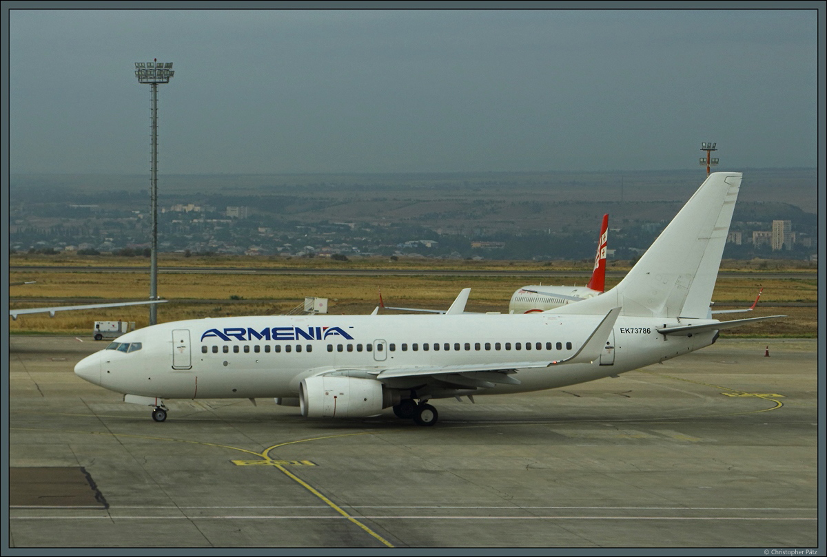 737-700 EK-73786 der Armenia Aircompany ist am 20.09.2019 auf dem Flughafen Tiflis gelandet. 
