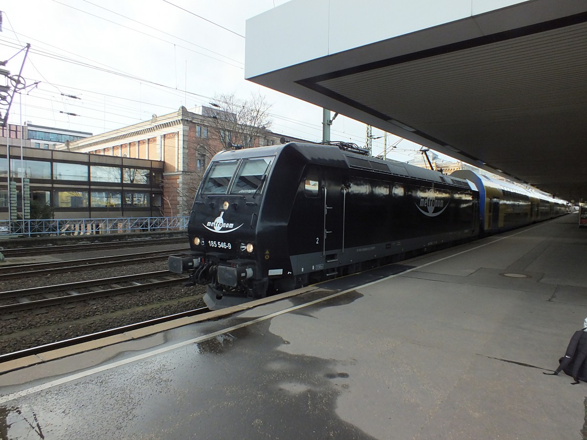 Beim Metronom gibt es aktuell Fahrzeugengp�sse. Deshalb hat man 185 546 von MRCE gemietet. Hier bespannt sie am 7.1.14 einen  Leine-Takt -ME von Hannover nach G�ttingen