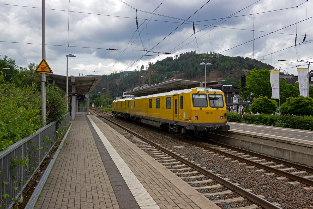 Der eigentliche Messwagen des GMTZ ist der Steuerwagen 726 101. Der Wagen ist geringf�gig gedrungener ausgef�hrt als der Triebwagen und dadurch auch auf den Netzen der S-Bahnen in Berlin und Hamburg einsetzbar (muss daf�r aber von einem anderen Fahrzeug geschleppt werden).