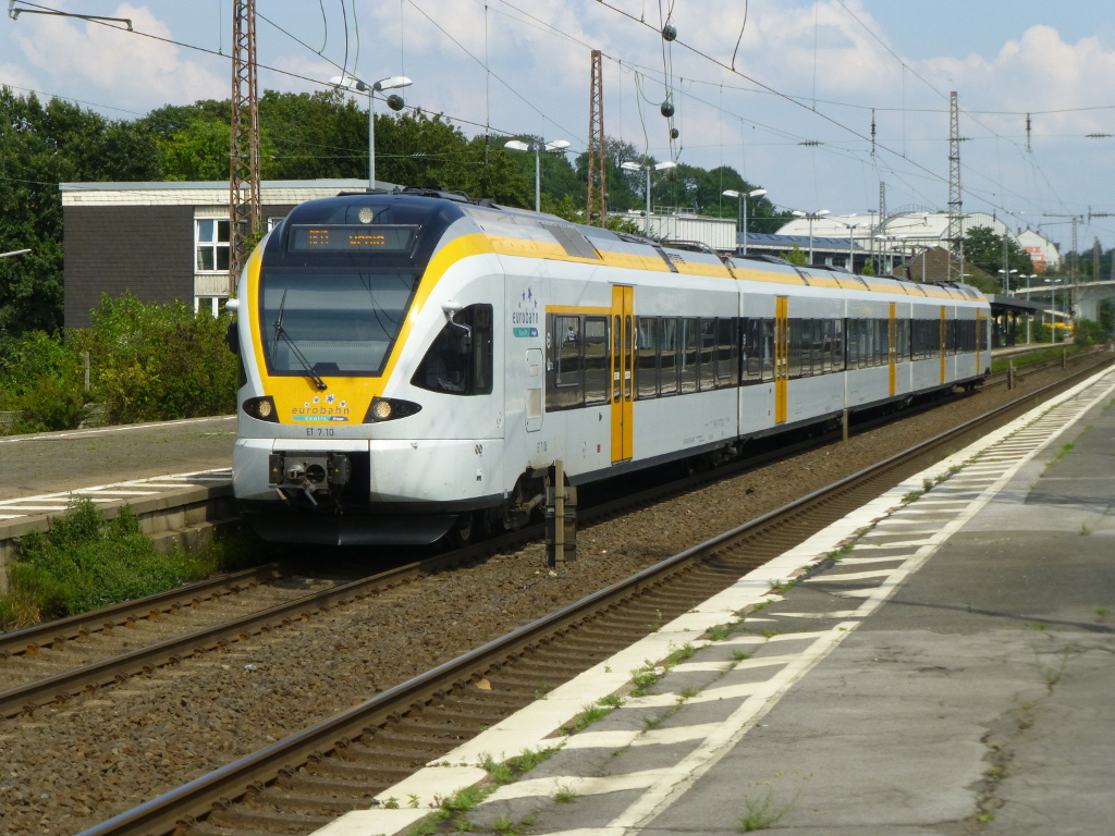 ET 7.10 als leicht versp�teter RE13 Richtung Venlo am 1.8.14.