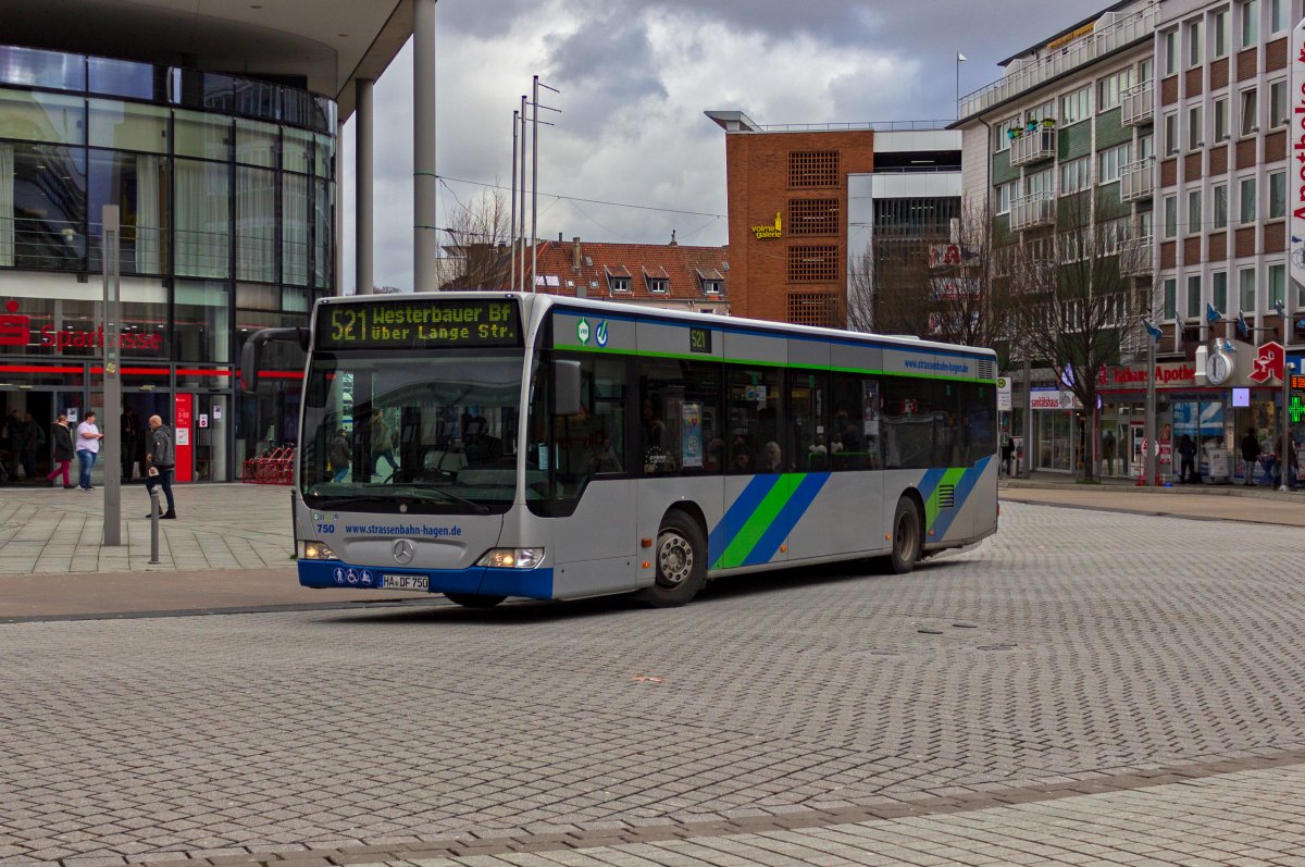 In den vergangenen Jahren experimentierte die HST offenbar viel mit unterschiedlichen Designs, in denen die Firmenfarben blau, gr�n und wei� (oder Silber) an den Fahrzeugen angebracht wurden. Wagen 750 vertritt eine Zeit, in der silber die beherrschende Farbe war.