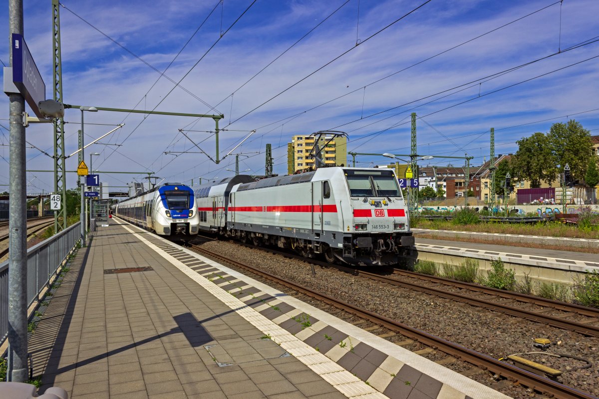 Mit einem InterCity von K�ln nach Dresden durchf�hrt 146 553 am 30.07.2022 Opladen.
