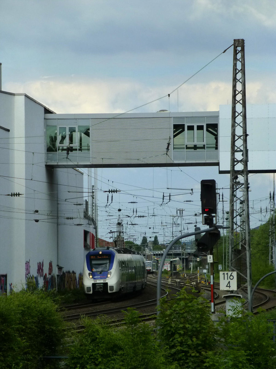 RB 48 nach Bonn-Mehlem unterwegs in Unterbarmen, 11.5.2018.