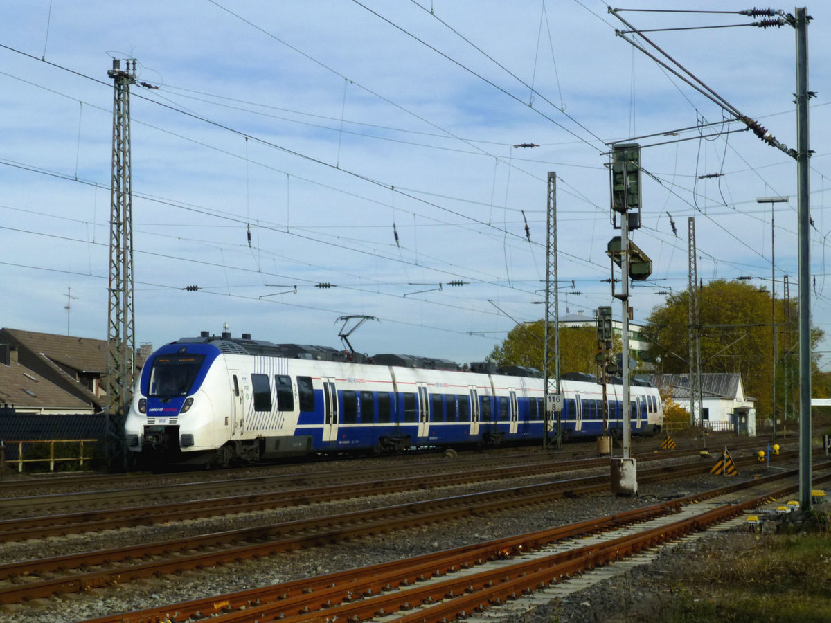 RB48 nach K�ln Hbf, hier am 6.11.18 in Unterbarmen.