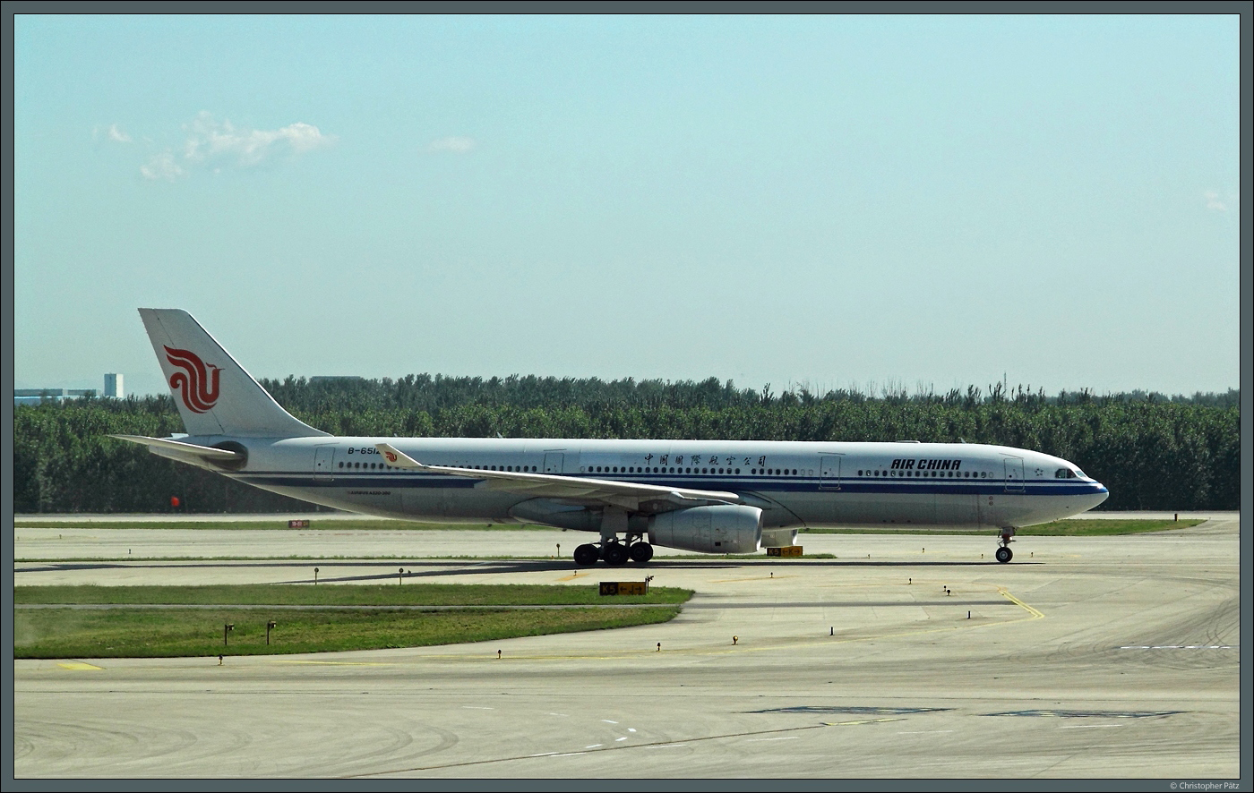 Die A330-300 B-6512 der Air China ist am 19.09.2011 auf dem Hauptstadt-Flughafen von Peking (Beijing Shoudu Guoji Jichang) gelandet.