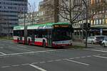 Als Fahrt der Linie 365 hat Wagen 1972 soeben den Busbahnhof am Hauptbahnhof verlassen und biegt nun auf die Massenbergstra�e, einen verkehrsberuhigten Bereich in der Altstadt, der durch mehrere Buslinien erschlossen wird. 