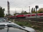 Eine nicht n�her bekannte 143 erreicht am 17.10.2012 den Bahnhof D�sseldorf-Rath.