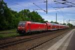 Auf der Fahrt nach Stendal verl�sst 146 282 mit einem Zug der Linie RE4 den Bahnhof Ludwigsfelde.