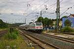 Mit einem InterCity nach K�ln durchf�hrt 146 553 am 29.07.22 den Bahnhof Bielefeld-Brackwede.