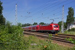 182 009 passiert am 07.06.2016 mit einem RE1 das Stellwerk Sst am Abzweig Stadtwald in Berlin-K�penick.