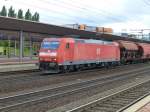 Sehr wei�lich ist die 185 047 am 19.9.13, als sie Kassel-WHH Richtung S�den durchf�hrt.