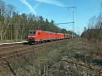 Mit einem vermutlich mit oberschlesischer Kohle belandenem Ganzzug fahren hier am 30.3.14 185 167 und 172 bei Friedrichshagen westw�rts.