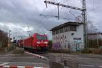 Ein G�terzug mit 185 169 an der Spitze durchf�hrt am 18.02.2020 Bochum-Riemke.