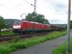 189 026 und eine Schwestermaschine sind am 19.08.2010 auf der Rheinstrecke gen S�den unterwegs.