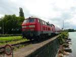 218 438 bef�hrt am 12.07.2012 den Bodenseedamm in Lindau.