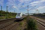 Ein nicht identifizierbarer ICE4 durchf�hrt auf dem Weg von Berlin nach K�ln Opladen.