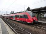 442 327 steht am 1.11.13 als RE7 nach W�nsdorf-Waldstadt in Michendorf.