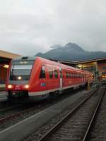 612 577 steht am 11.10.2012 in Oberstdorf f�r die Fahrt nach Ulm Hbf bereit.
