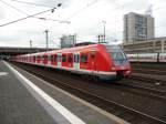 422 049 verl�sst am 03.05.2012 D�sseldorf Hauptbahnhof.