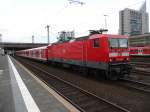 143 288 verl�sst am 03.05.2012 den D�sseldorfer Hauptbahnhof.