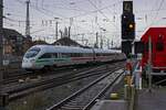 Aus Richtung Kassel kommend f�hrt 411 082 am 19.01.2023 in Hannover Hauptbahnhof ein.