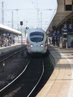 Ein unerkannt gebliebener ICE-T zeigt sich am 29.10.2011 in N�rnbeg Hauptbahnhof.