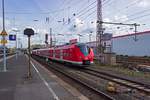 Als S8 nach M�nchengladbach verl�sst 1440 306 zusammen mit einem weiteren 1440 am 03.04.21 Wuppertal-Oberbarmen.