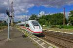 Als ICE von K�ln nach Berlin war am 27.07.22 TZ 9219 unterwegs, hier bei der Durchfahrt in Wuppertal-Oberbarmen.