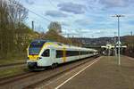 Eine Doppeltraktion FLIRT von keolis, bestehend aus 429 015 und 428 128 durchf�hrt am 03.04.2021 auf dem Weg nach Hamm die S-Bahn-Station Wuppertal-Sonnborn.