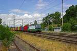 193 220 von ell ist vermutlich f�r METRANS im Einsatz und bef�rderte am 21.07.22 einen Containerzug ostw�rts durch Niderndodeleben.